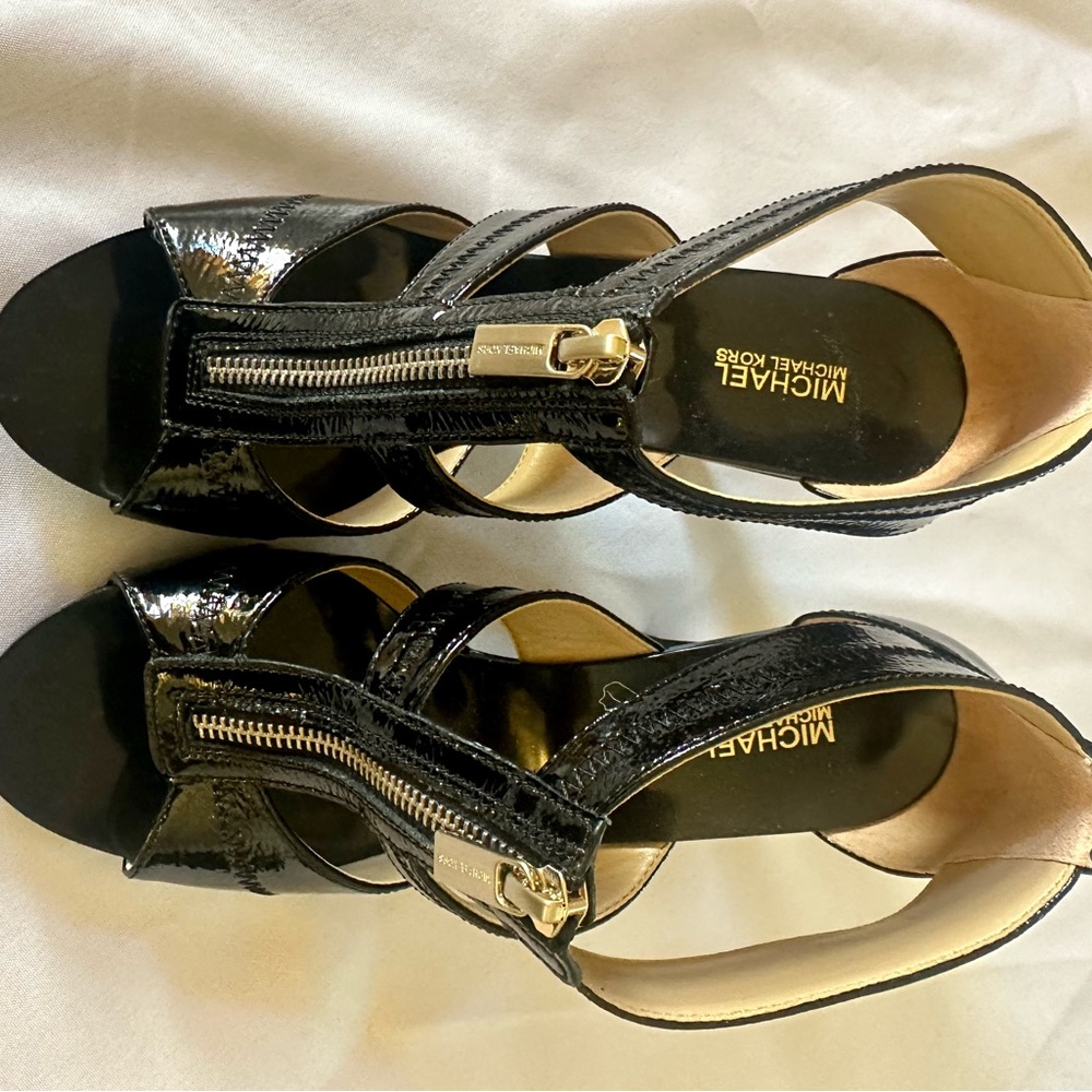 Michael Kors T-strap black patent heel. Size 8. - Picture 3 of 6